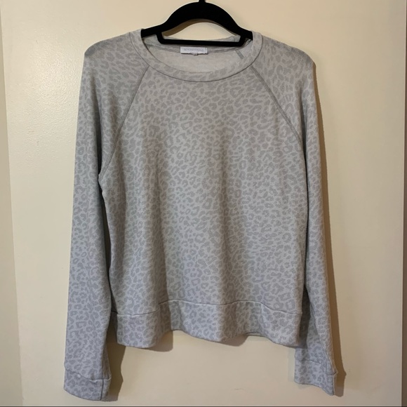 Beyond Yoga Leopard Favorite Raglan Crew Pullover in Grey Leopard - Picture 10 of 15
